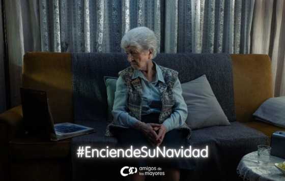 Geriatricarea- #EnciendeSuNavidad la campaña de Navidad contra la soledad no deseada de Amigos de los Mayores