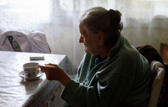 Geriatricarea- la soledad no deseada en mayores, aislamiento social en mayores